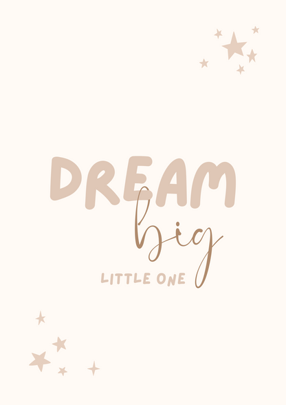 Digitales Poster „Dream Big“ – Inspirierende Schrift in Beige